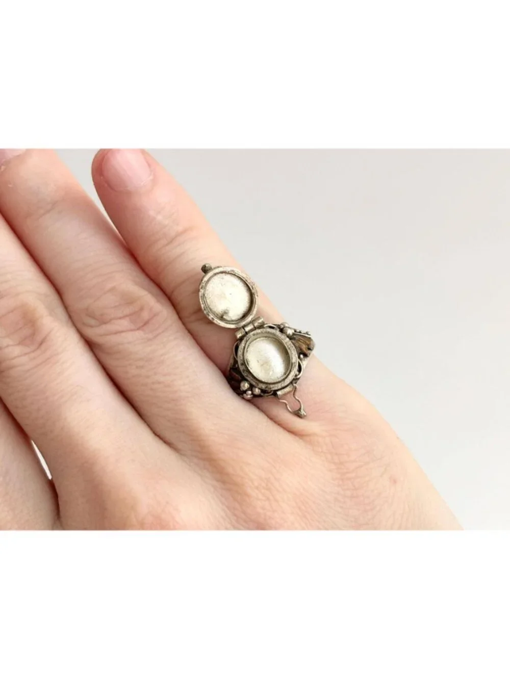 Poison Box Art Deco Style Hinged Garnet Sterling Silver 925 Vintage Ring sz 5.25